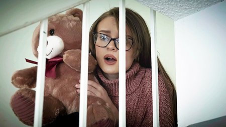 Filha Adotiva Aprende a Não Guardar Segredos