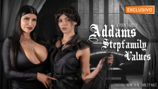 Morticia e Wandinha Addams Transam com o Diretor